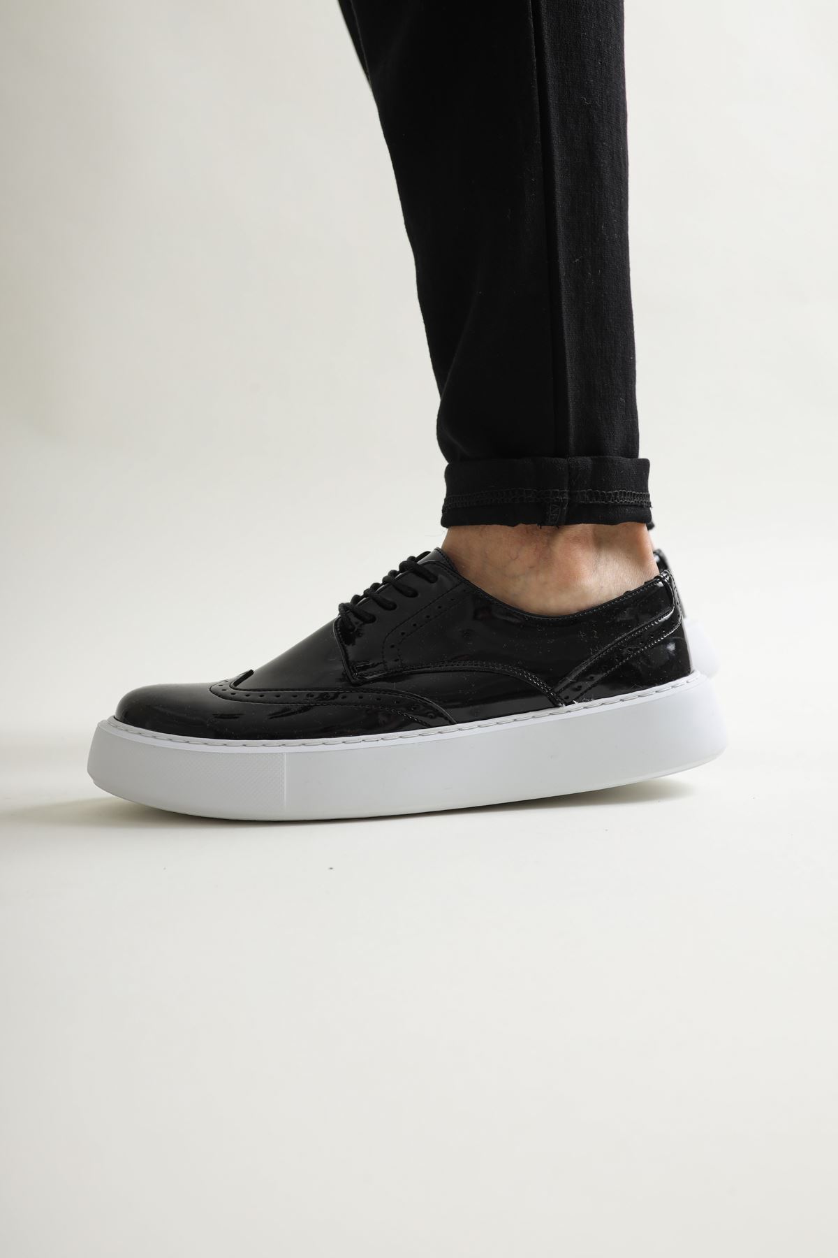 Marsetti Herren Schwarze Lackleder Dicke Sohle Freizeitschuhe